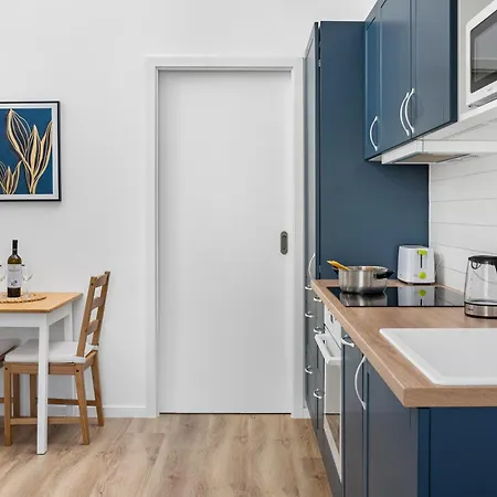 Utulny V Centru Azur Apartment