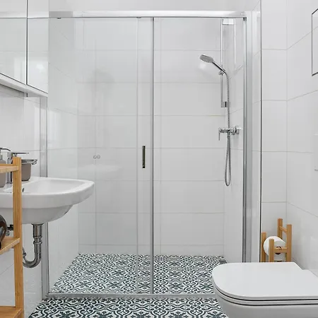 Utulny V Centru Azur *